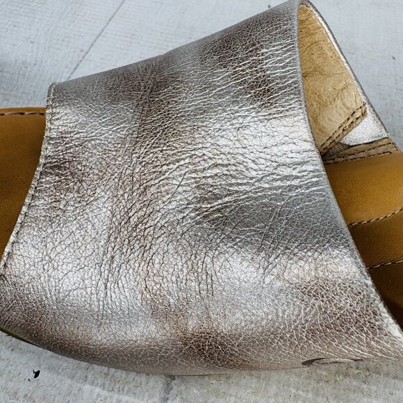 Born HandCrafted Footwear Metallic Gold Leather  Slide Block Heel Sandal Sz 8 M - Picture 14 of 16